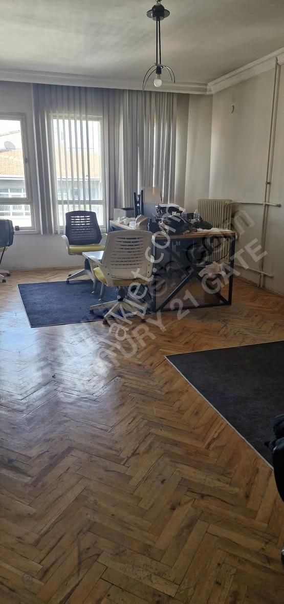 Necatibey Hanımeli Sokak'ta 1+1 Satılık Ofis - Görsel 4