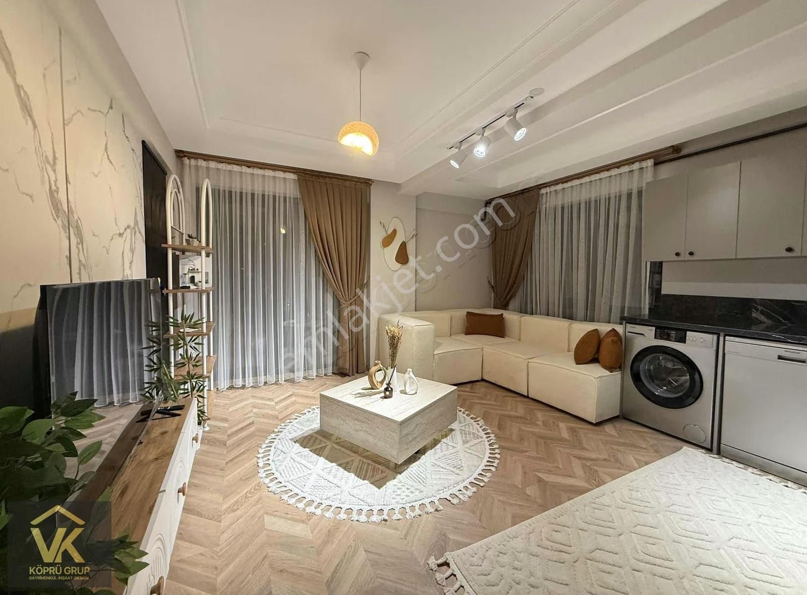 Vk Köprü Grup'tan Satılık - Eşyalı - Cambalkonlu- Özel 1+1 Daire - Görsel 4