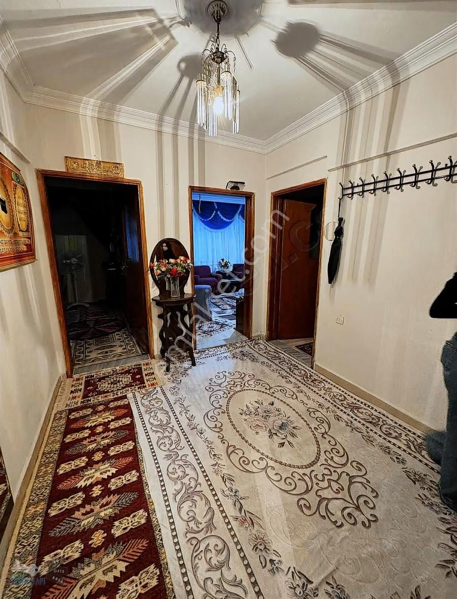 Bahçeli 4 Katlı Müstakil Bina