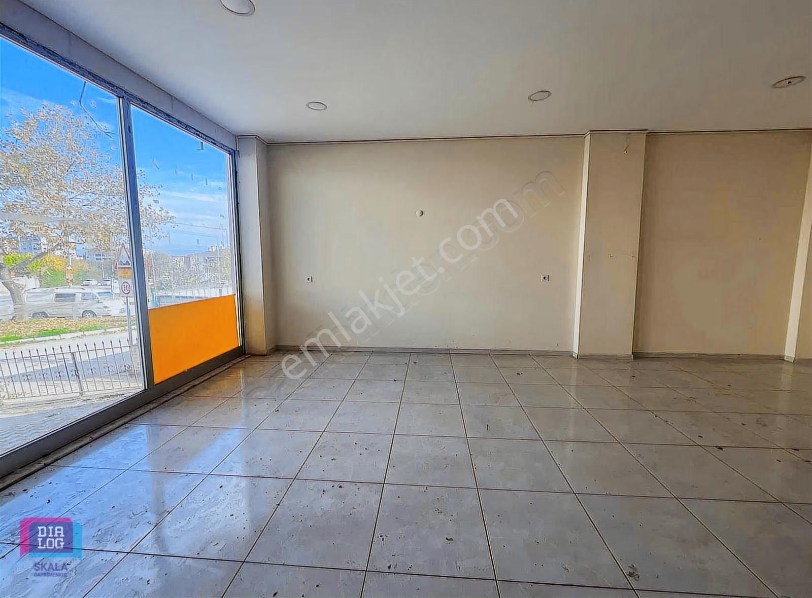 Dialog Skala/ Hamitler Cadde Üstü Kiralık Dükkan - Görsel 10