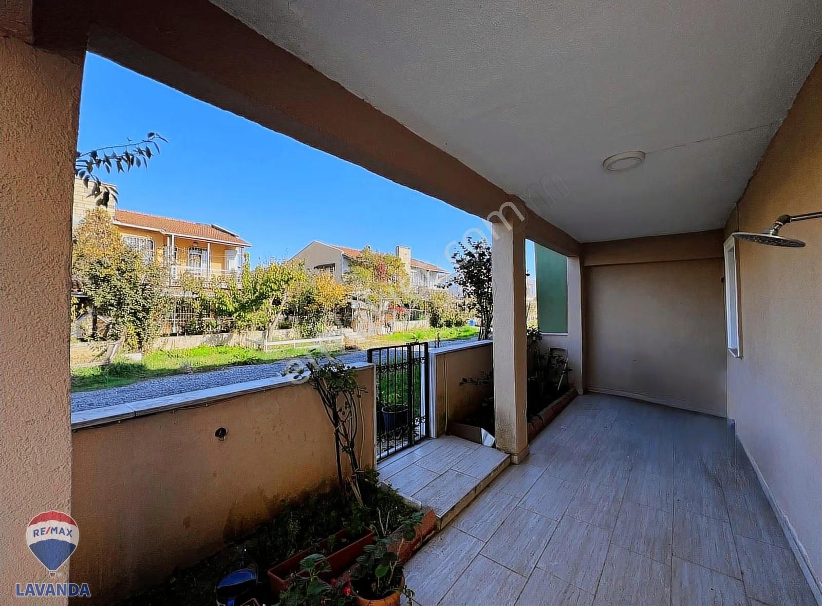 Denize Sıfır Konumda Site İçin'de 3+1 Müstakil Villa - Görsel 26