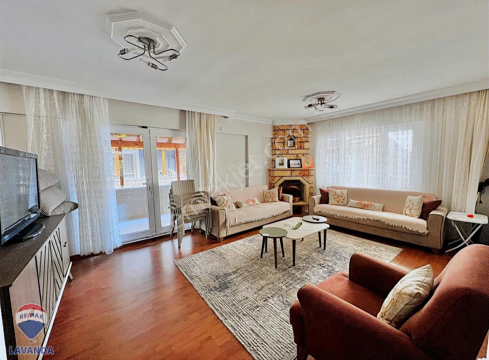 Denize Sıfır Konumda Site İçin'de 3+1 Müstakil Villa - Görsel 14