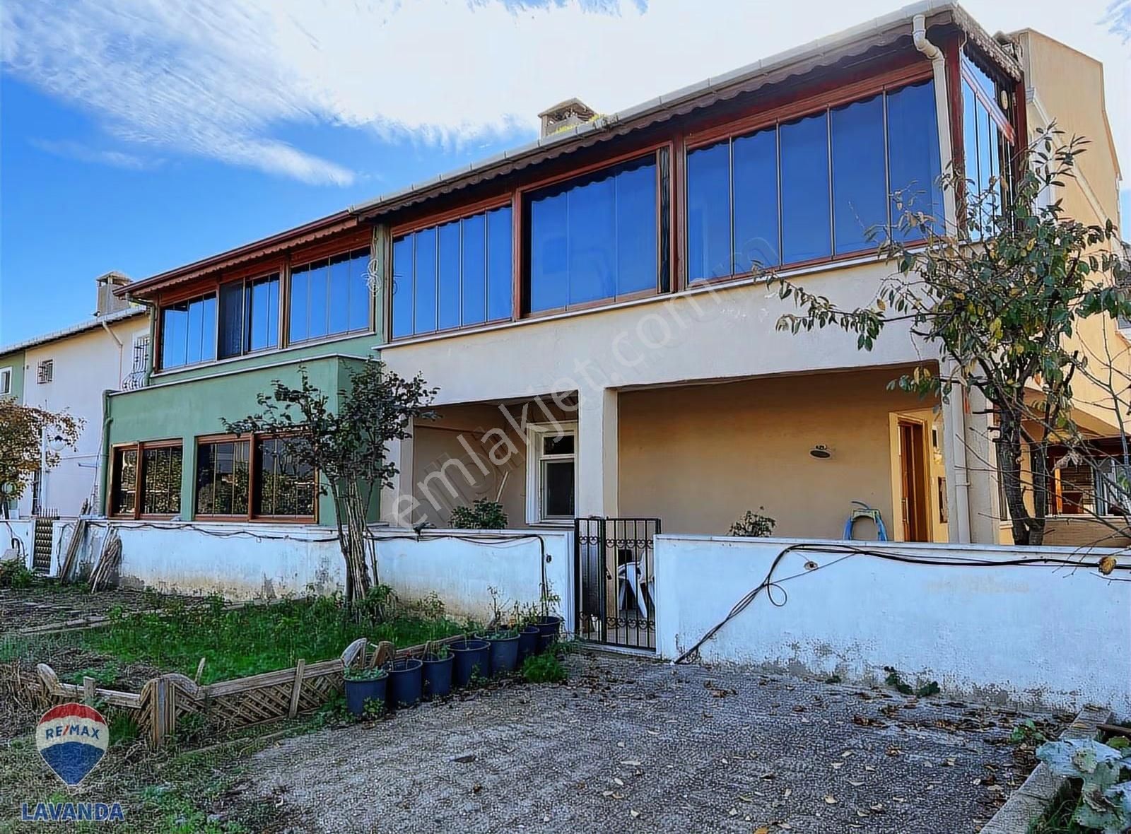 Denize Sıfır Konumda Site İçin'de 3+1 Müstakil Villa - Görsel 16