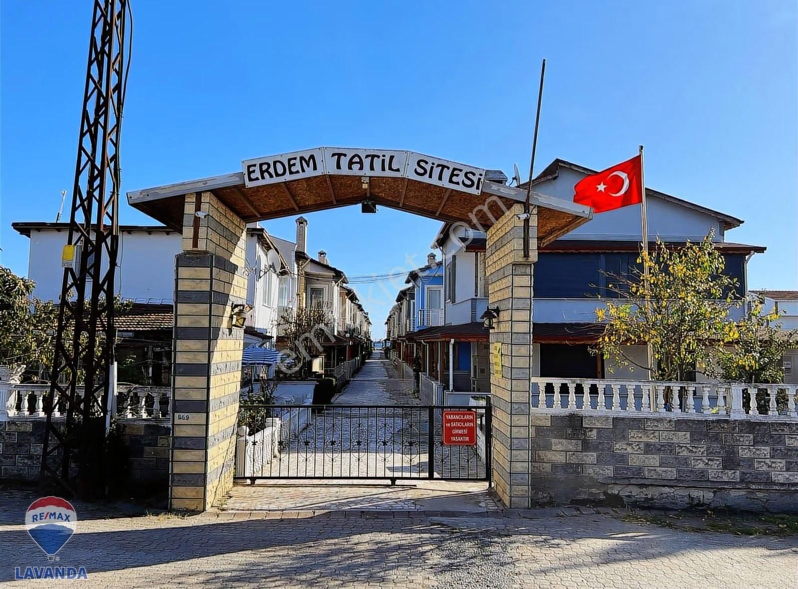 Denize Sıfır Konumda Site İçin'de 3+1 Müstakil Villa - Görsel 22