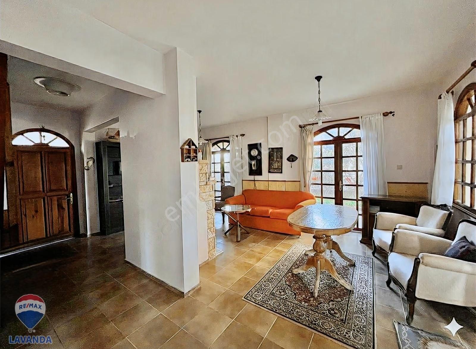 Semizkumlar Denizciler Sitesinde 270m2 Arsa İçinde 6+2 Villa - Görsel 25