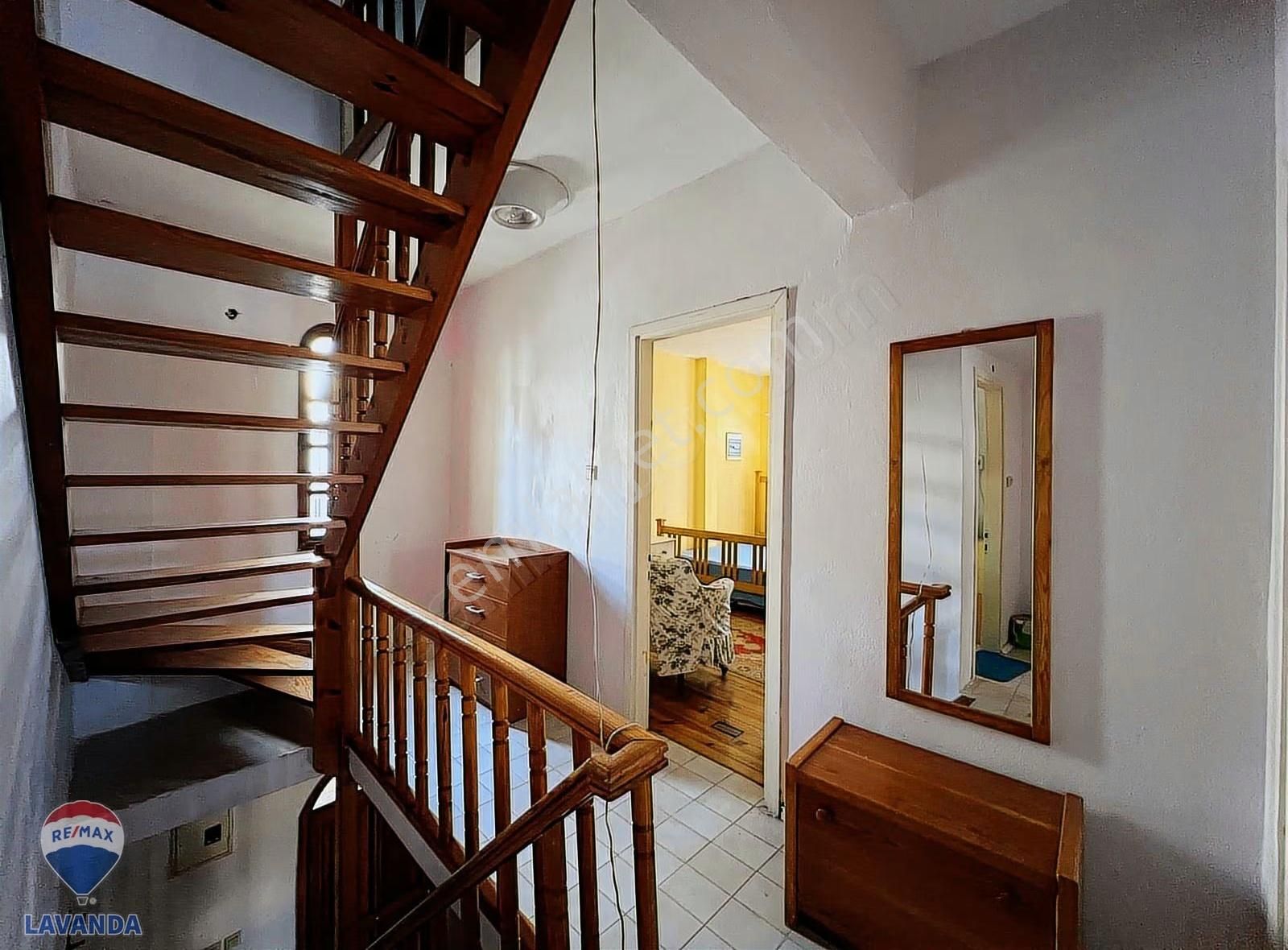 Semizkumlar Denizciler Sitesinde 270m2 Arsa İçinde 6+2 Villa - Görsel 14