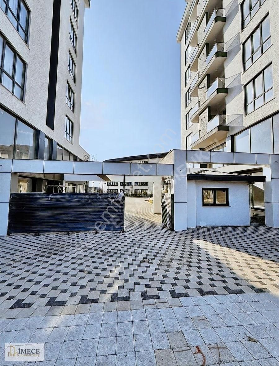 Barbaros Caddesinde Yeni Site İçerisinde Sıfır 2+1 Daire - Görsel 12