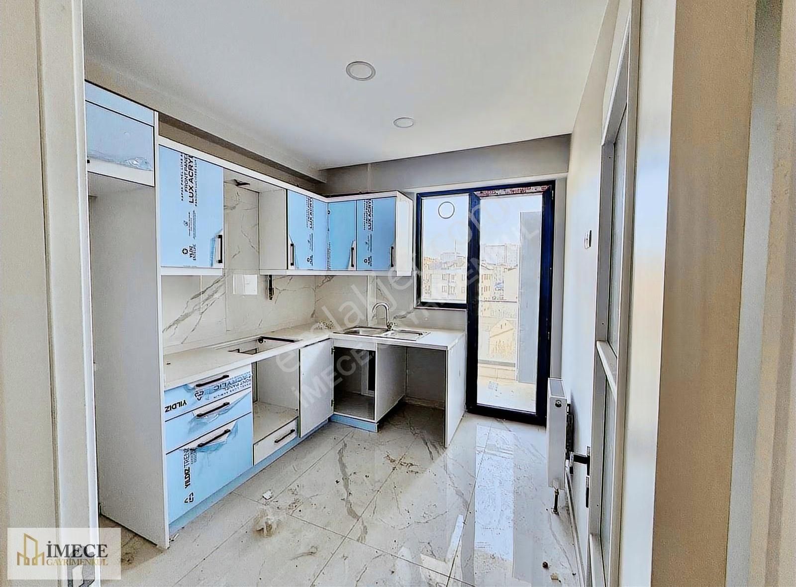 Barbaros Caddesinde Yeni Site İçerisinde Sıfır 2+1 Daire - Görsel 11