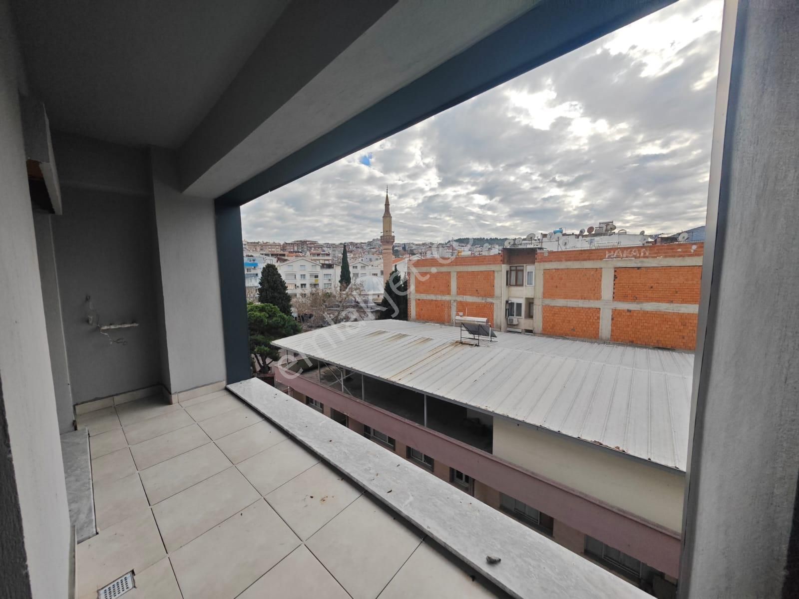 Ümmetoğlu'ndan Dikili Merkez 3+1 Köşe Daire / Deniz Cepheli Satılık Daire - Görsel 32