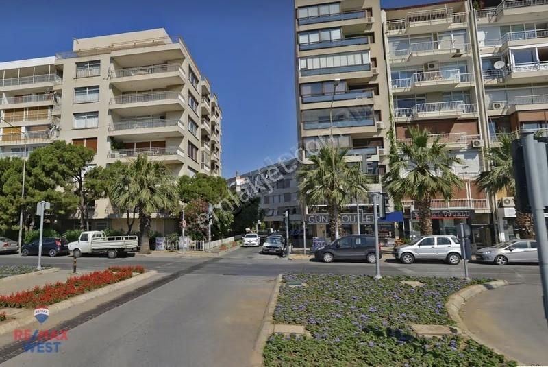 Karşıyaka Sahil 4+1 Tadilatlı Satılık Yalı Dairesi - Görsel 6