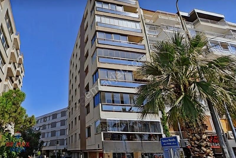 Karşıyaka Sahil 4+1 Tadilatlı Satılık Yalı Dairesi - Görsel 3