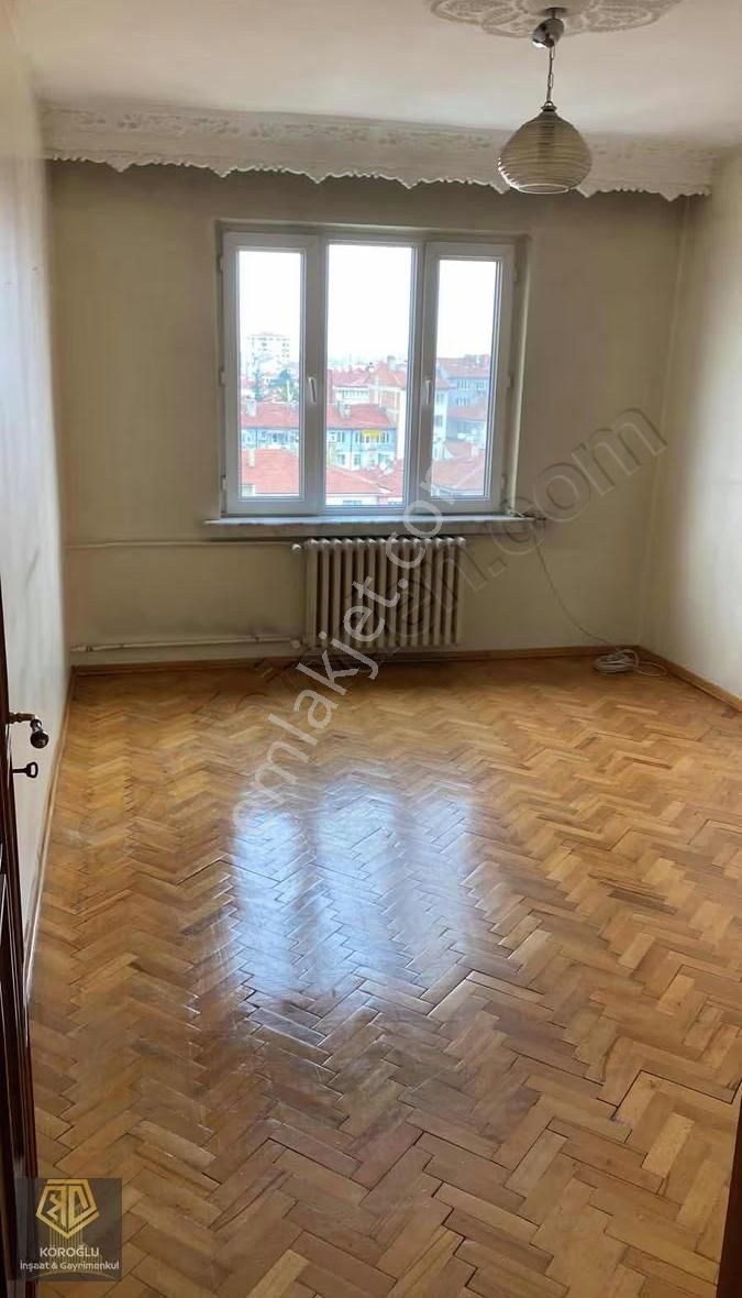 Ana Cadde Üzeri , Şehir Merkezinde, Açık Otoparklı Geniş 4+1 - Görsel 7