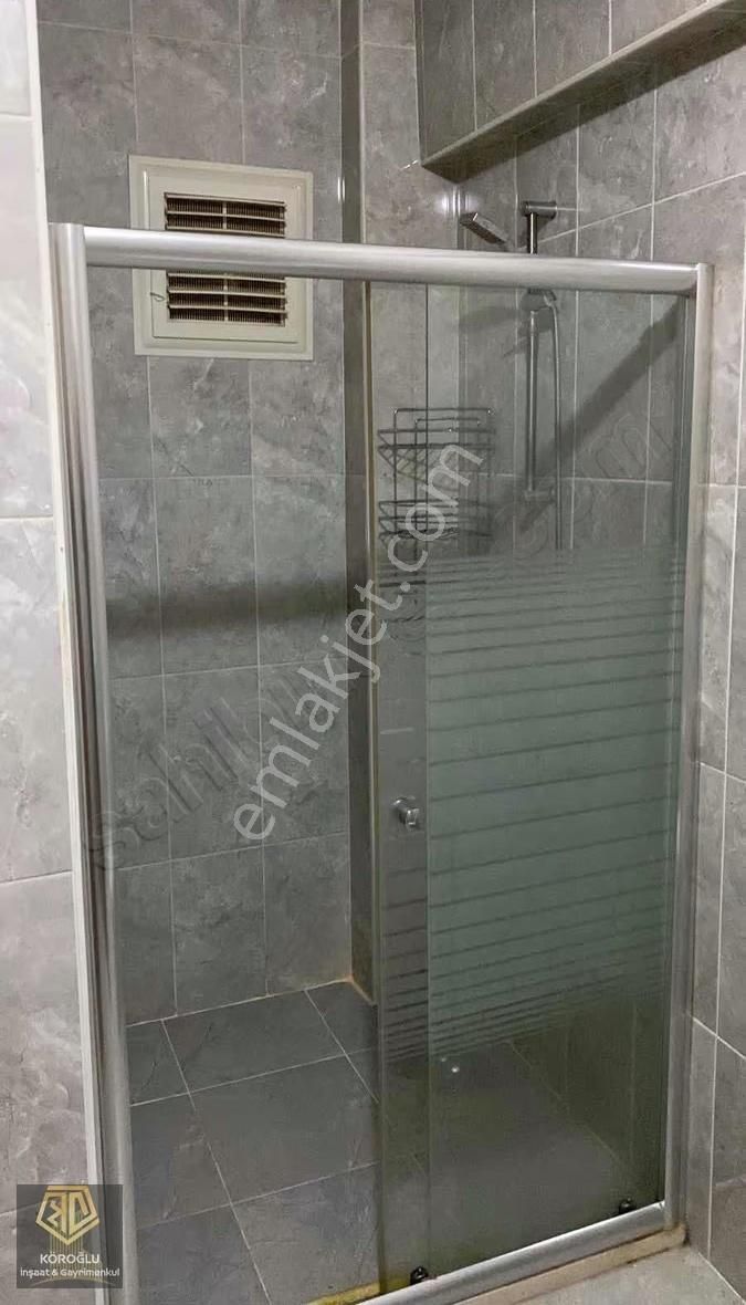 Ana Cadde Üzeri , Şehir Merkezinde, Açık Otoparklı Geniş 4+1