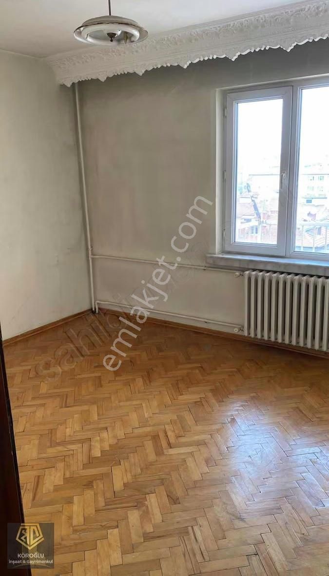 Ana Cadde Üzeri , Şehir Merkezinde, Açık Otoparklı Geniş 4+1 - Görsel 9