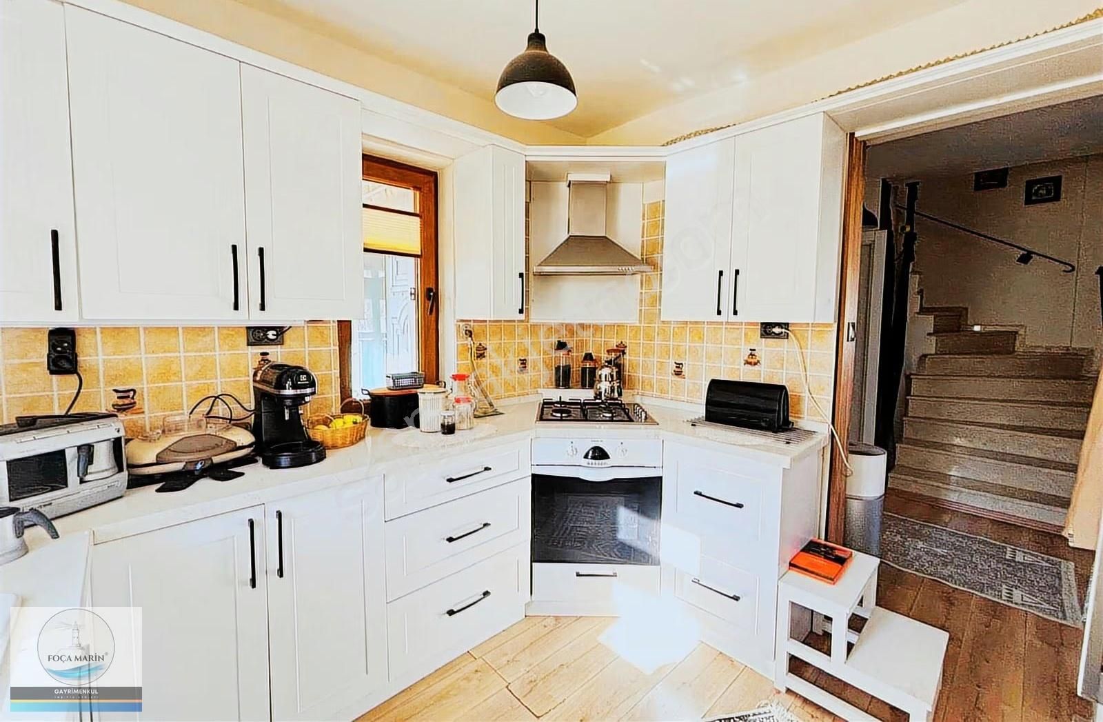 Yenifoça'da Müstakil Geniş Bahçeli Deniz Manzaralı 3+1 Dubleks - Görsel 3