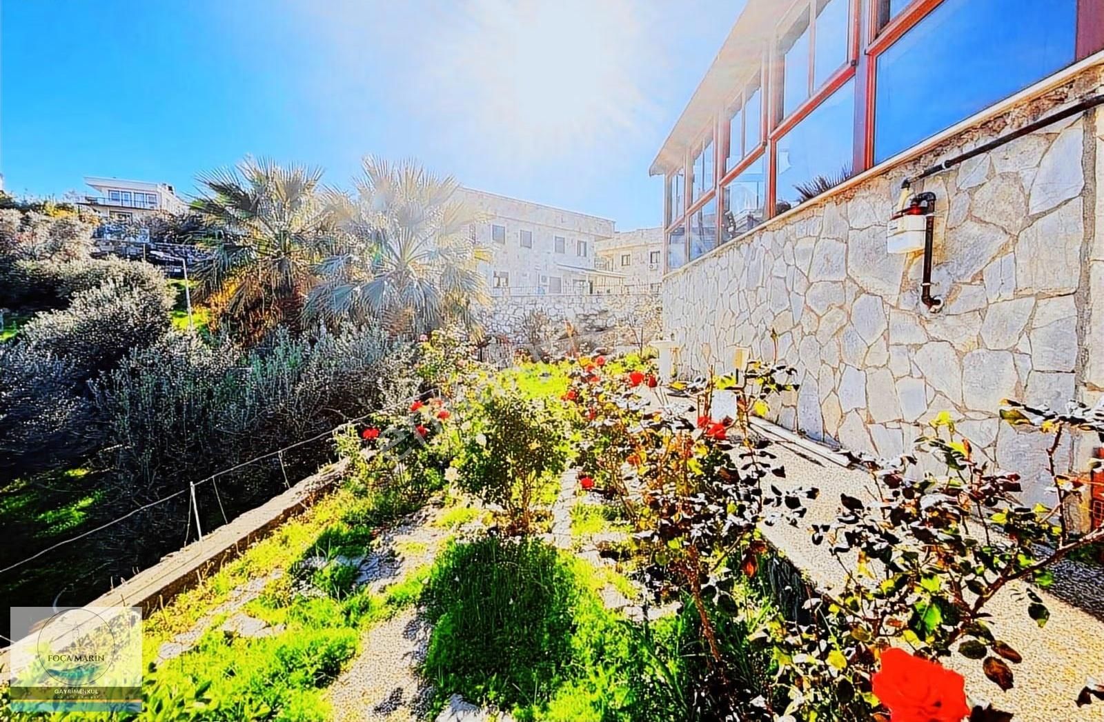 Yenifoça'da Müstakil Geniş Bahçeli Deniz Manzaralı 3+1 Dubleks - Görsel 7