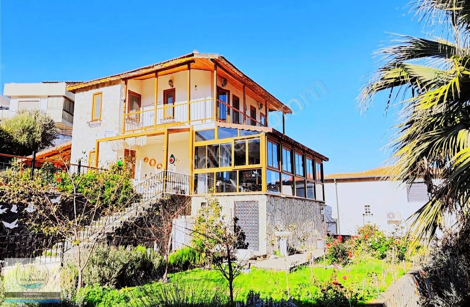 Yenifoça'da Müstakil Geniş Bahçeli Deniz Manzaralı 3+1 Dubleks - Görsel 33