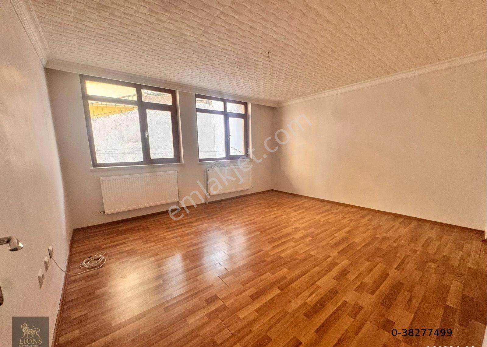 Kuşcağızda Cadde Paraleli Yapılı Daire