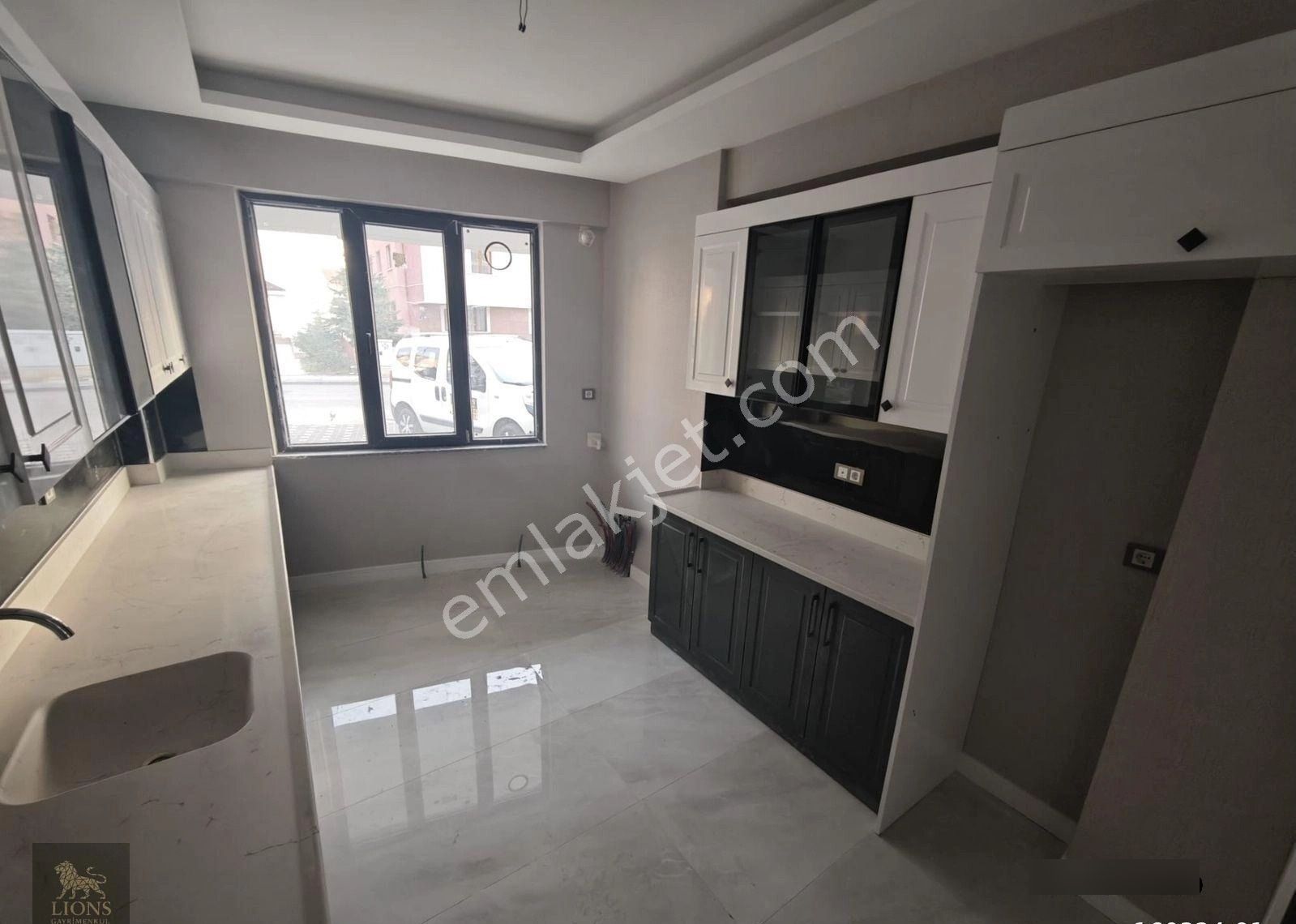 Sancaktepe'de 3+1 - Sıfır Bina - Ful Yapılı - Asansör - Ön Cephe - Görsel 26