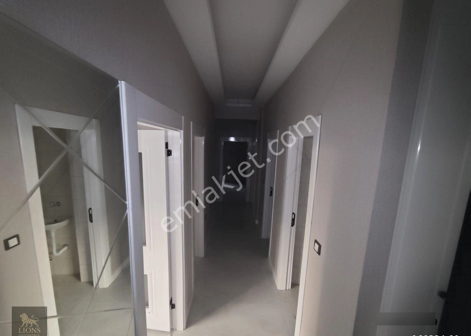 Sancaktepe'de 3+1 - Sıfır Bina - Ful Yapılı - Asansör - Ön Cephe - Görsel 6