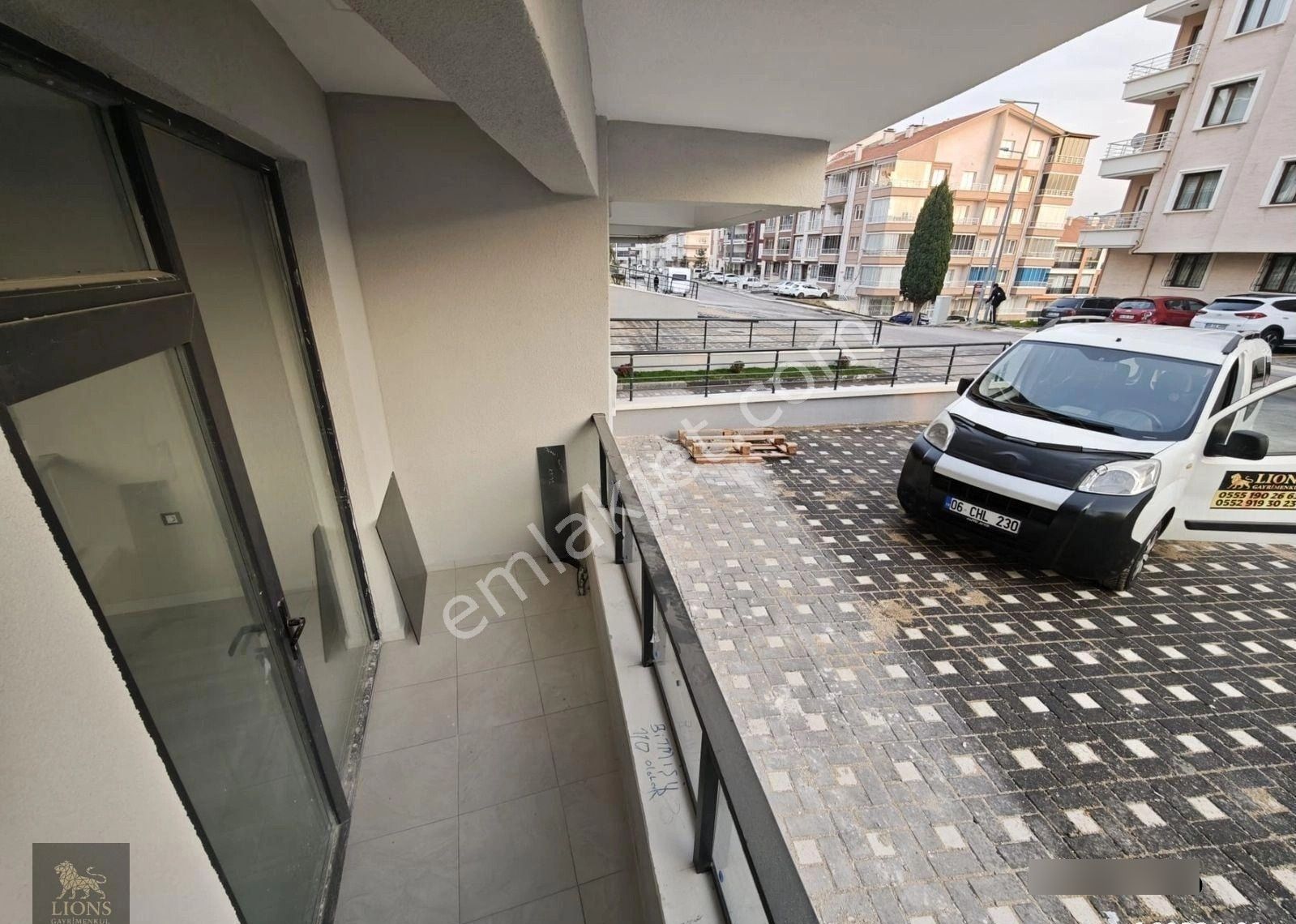 Sancaktepe'de 3+1 - Sıfır Bina - Ful Yapılı - Asansör - Ön Cephe - Görsel 33