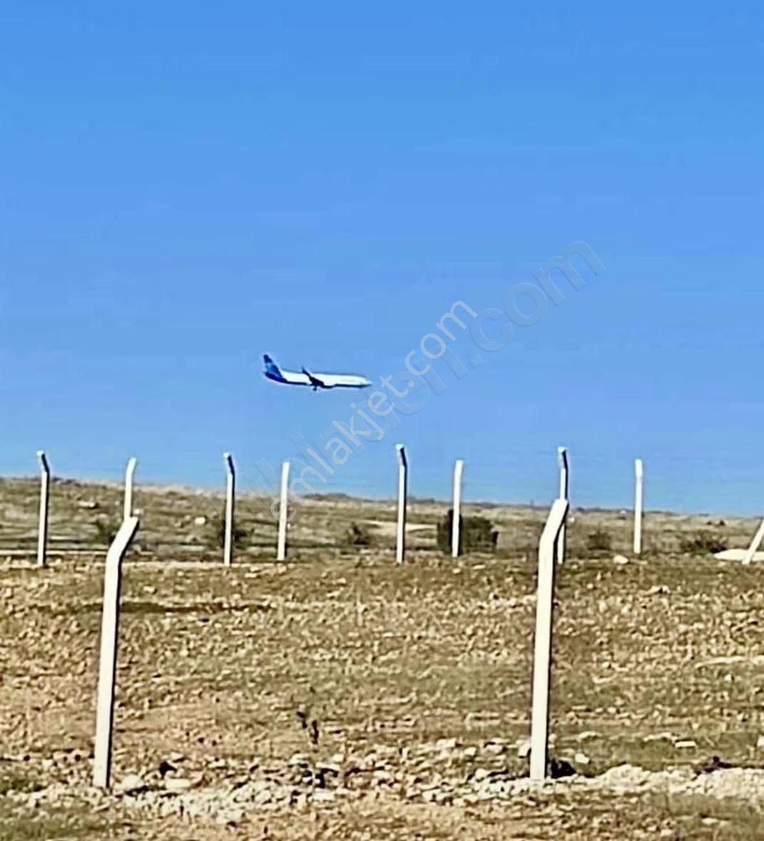 Hava Alanı Karşında Satılık Köşe Başı Arsa - Görsel 2