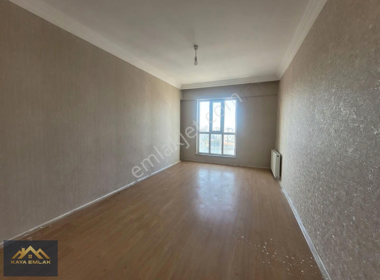 Karataş Merkezde Tranvay Caddesi Üzerinde Ara Kat 3+1 Daire - Görsel 10
