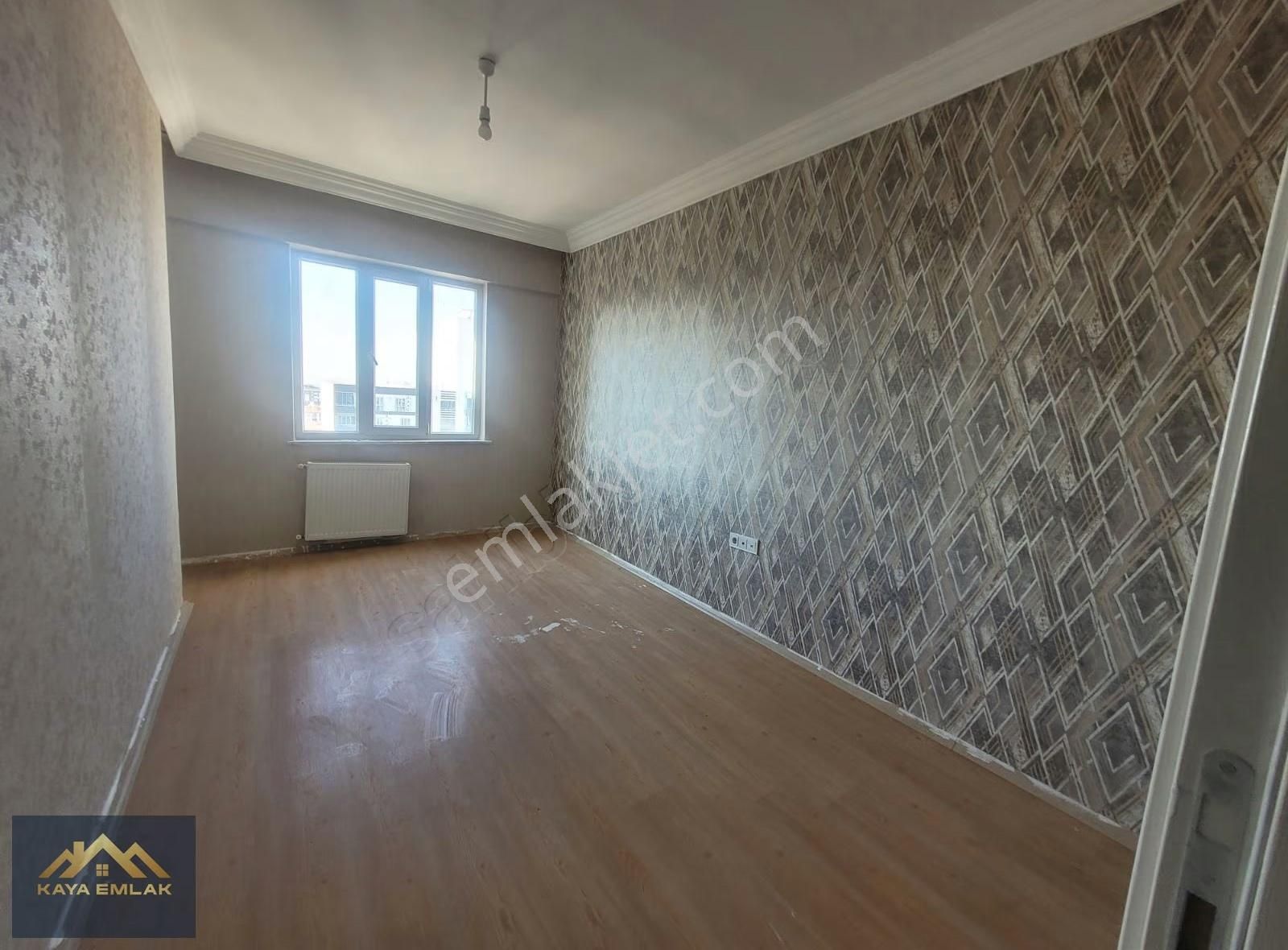 Karataş Merkezde Tranvay Caddesi Üzerinde Ara Kat 3+1 Daire - Görsel 28