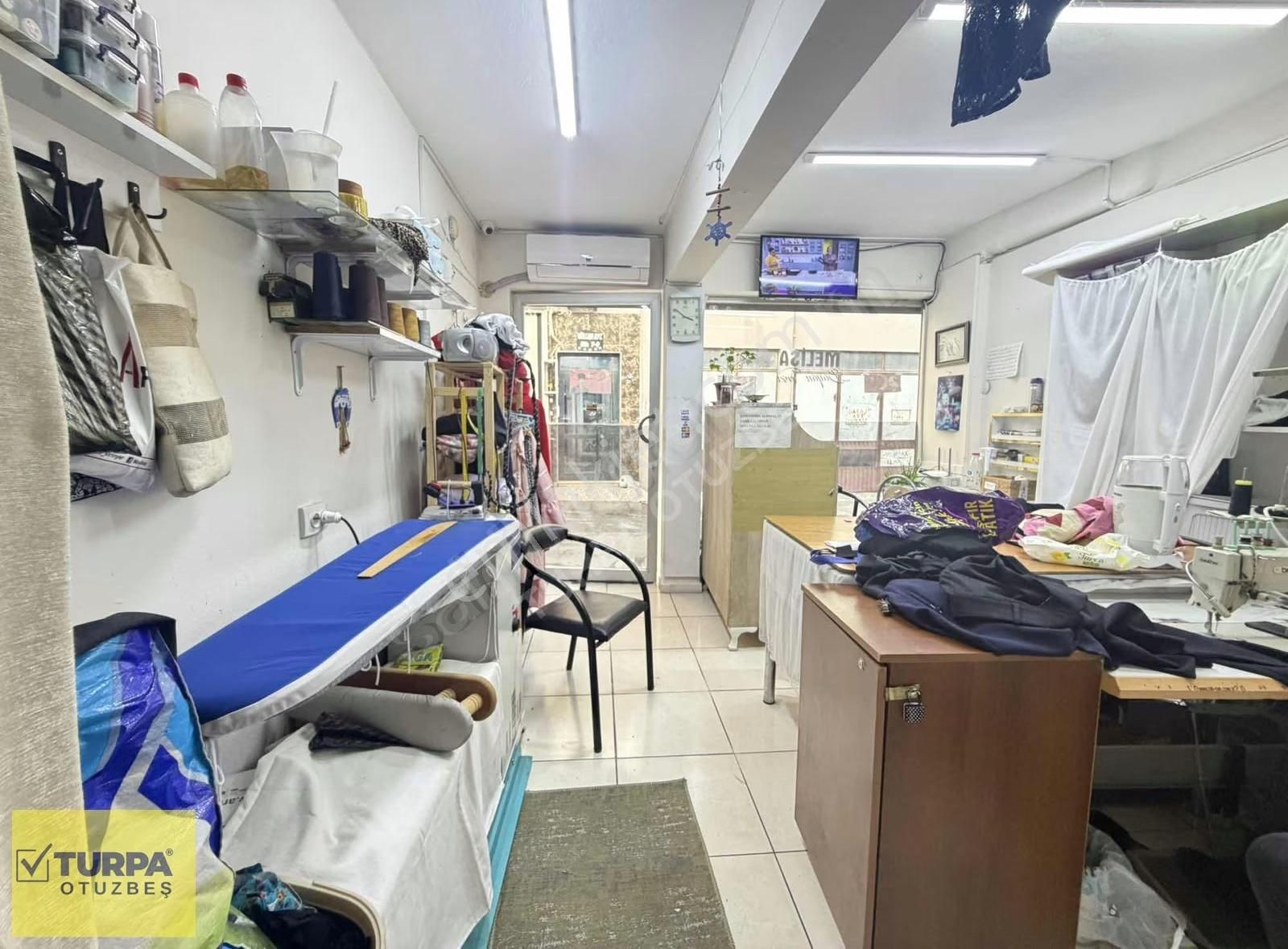 Turpa Otuzbeş'ten Eşrefpaşa Cadde Yakını Bakımlı Dükkan