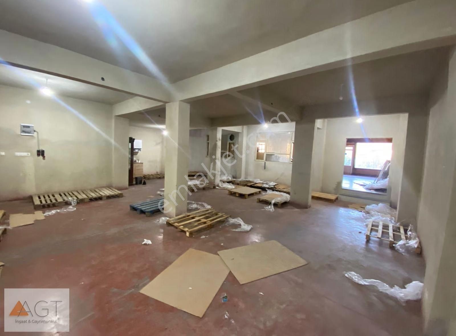 Agt'den Beykoz Zerzevatçı Mah. 260m2 Cadde Üzeri Kiralık Dükkan - Görsel 4
