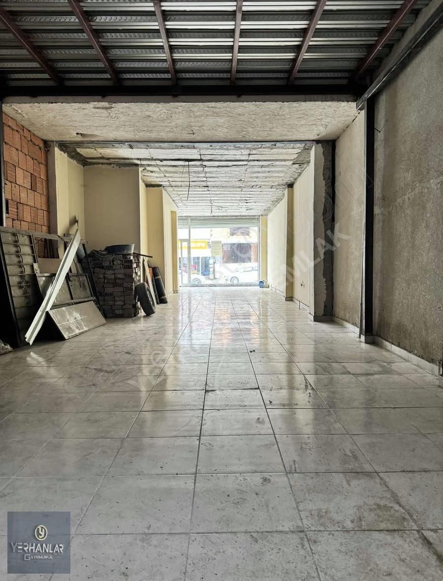 Arnavutköy Merkezde Cadde Üzeri İşlek 3 Katlı Dükkan. - Görsel 2