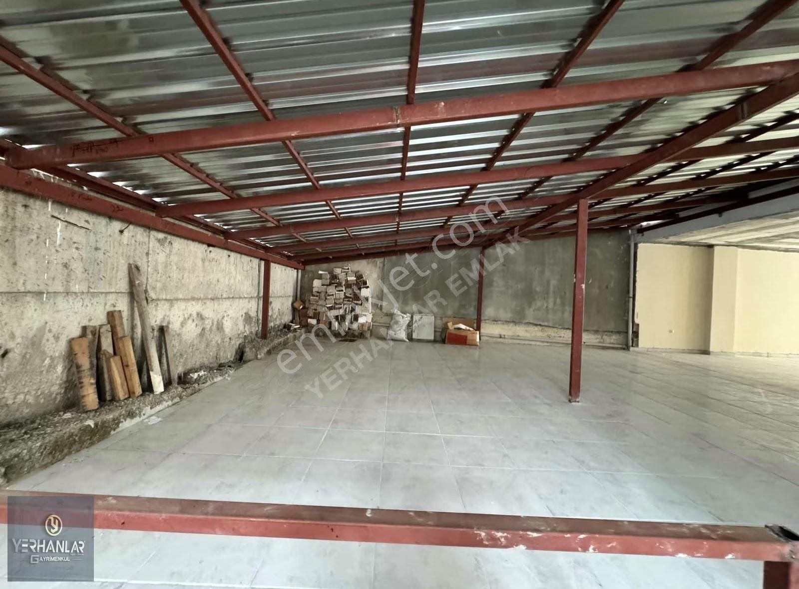 Arnavutköy Merkezde Cadde Üzeri İşlek 3 Katlı Dükkan. - Görsel 5