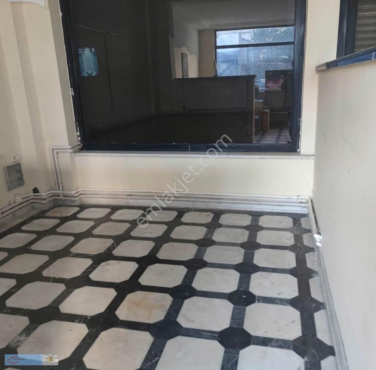 Mevlana Mah De 100m2 Kiralık Dükkan - Görsel 4