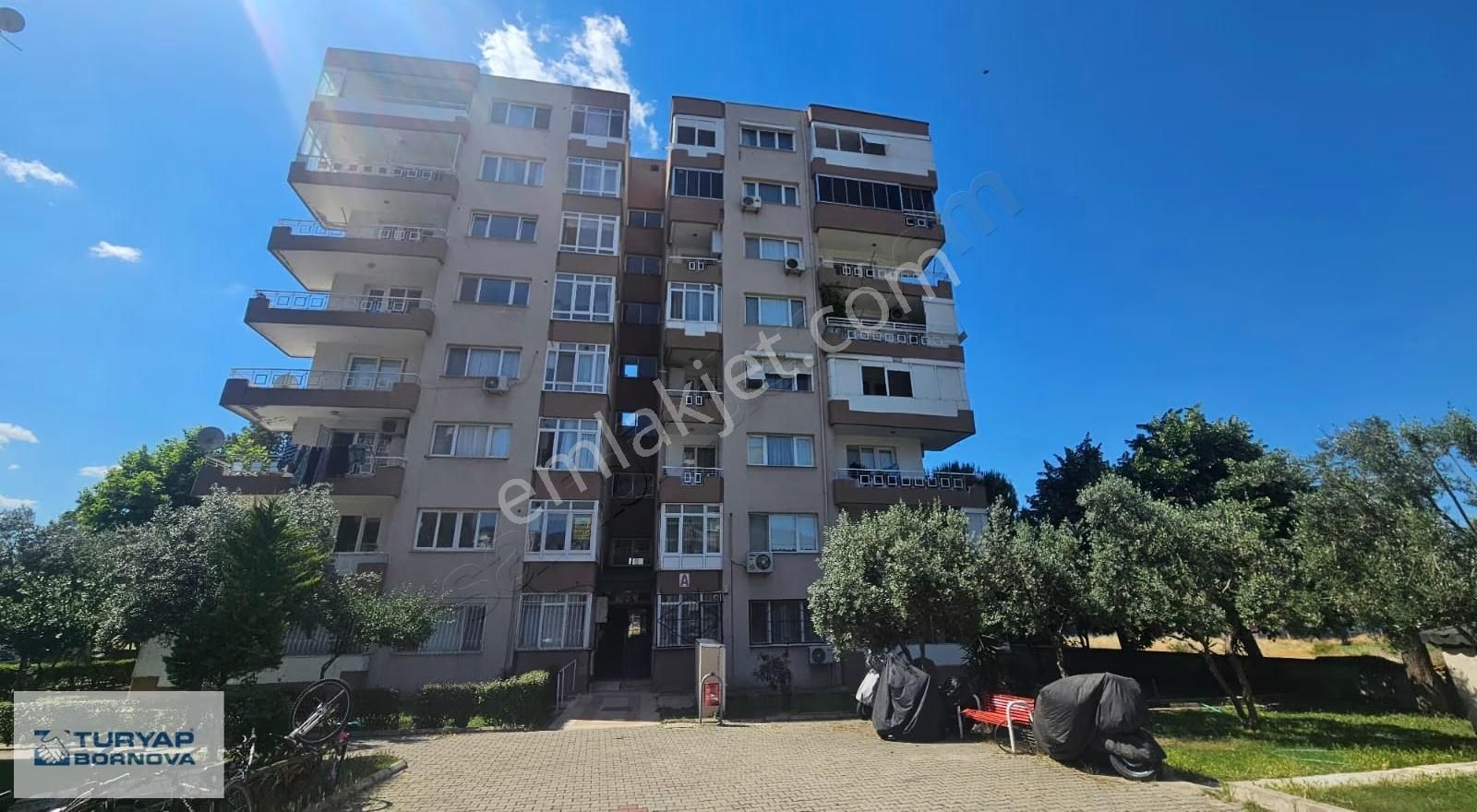 Osmangazi Mahallesinde Site İçi Ferah Köşe Kiralık 3+1 Daire
