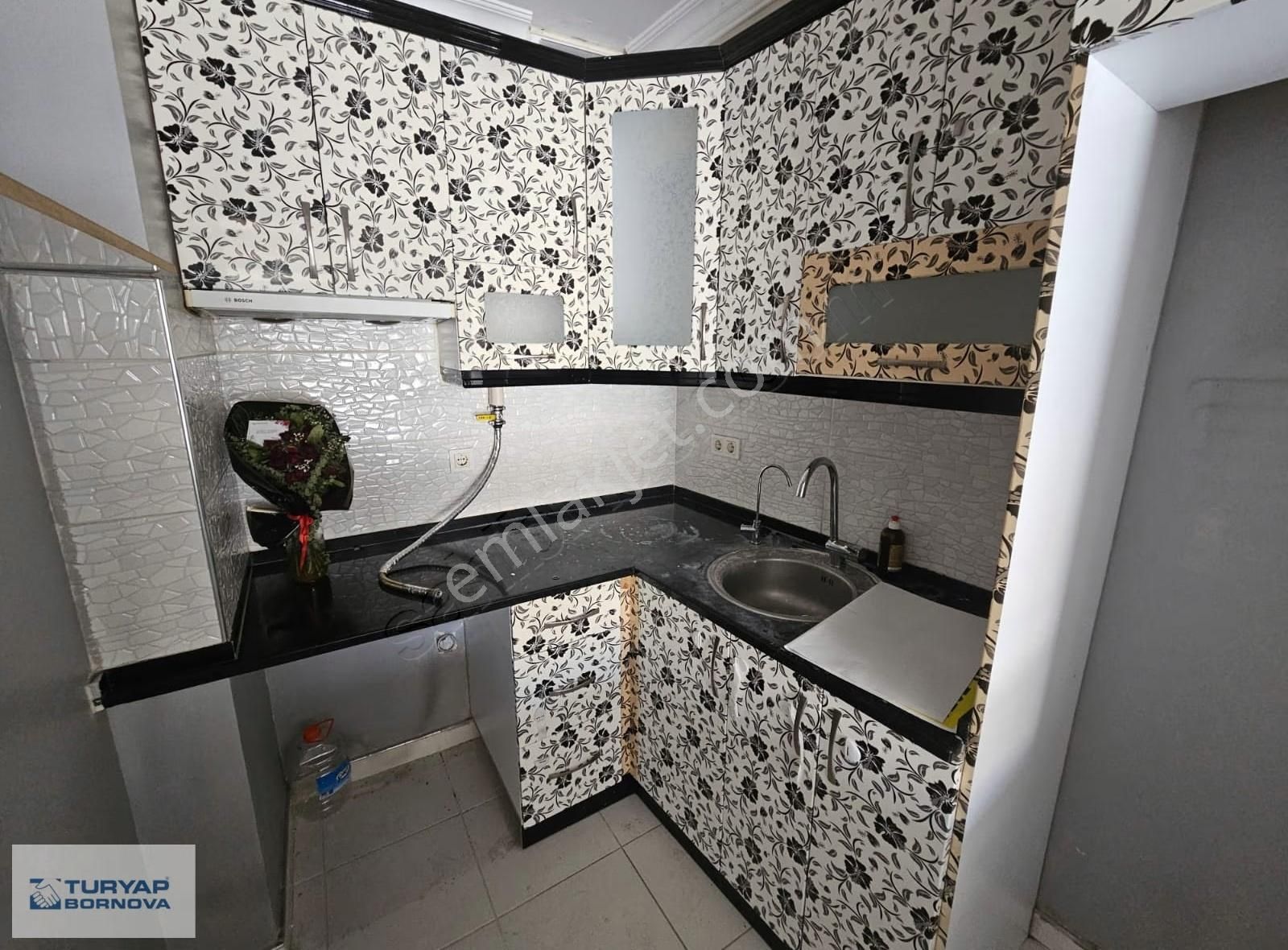 İzban Durağına Yakın Teraslı Deniz Manzaralı Satılık 2+1 Daire - Görsel 2