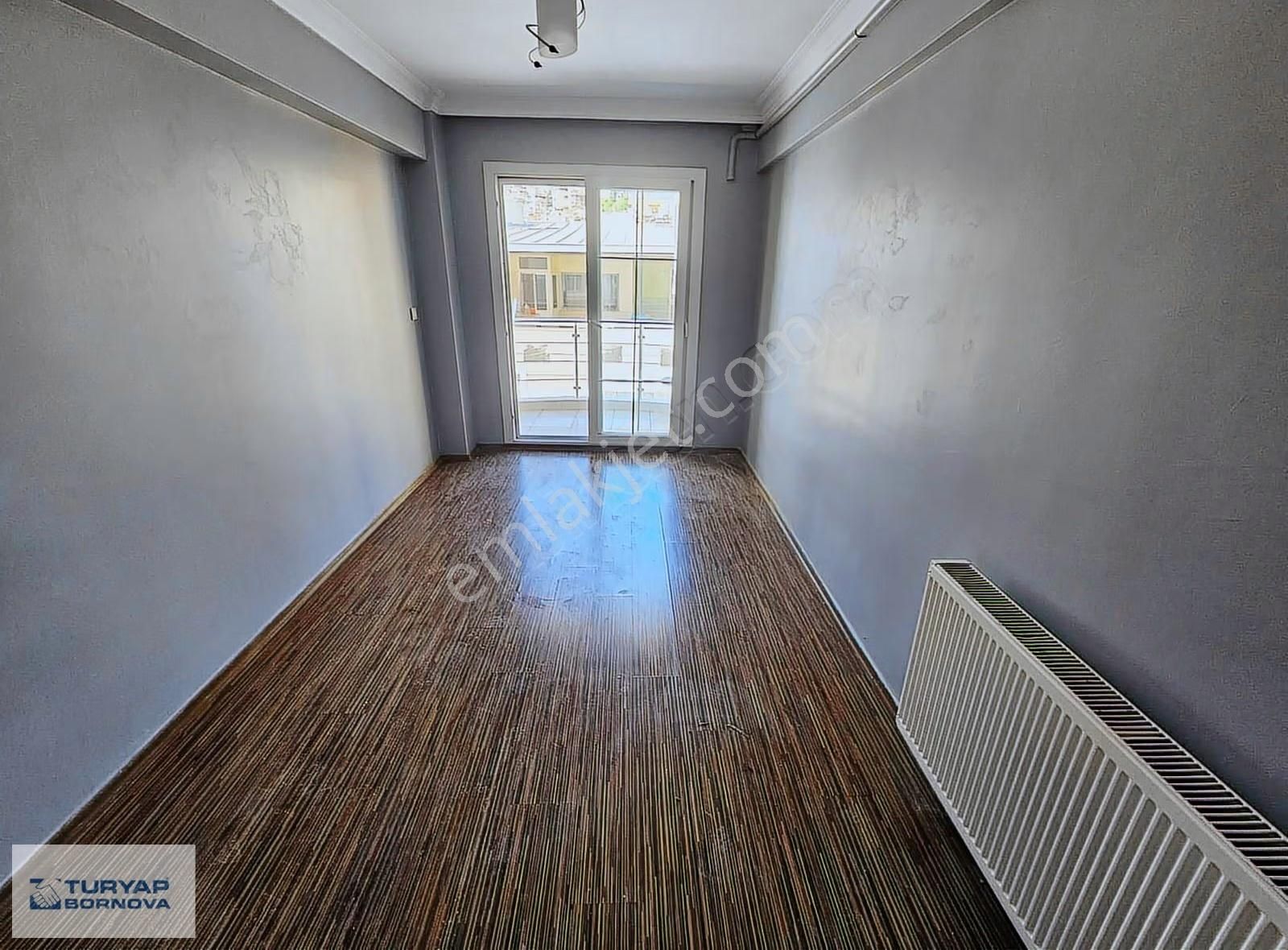 İzban Durağına Yakın Teraslı Deniz Manzaralı Satılık 2+1 Daire - Görsel 4