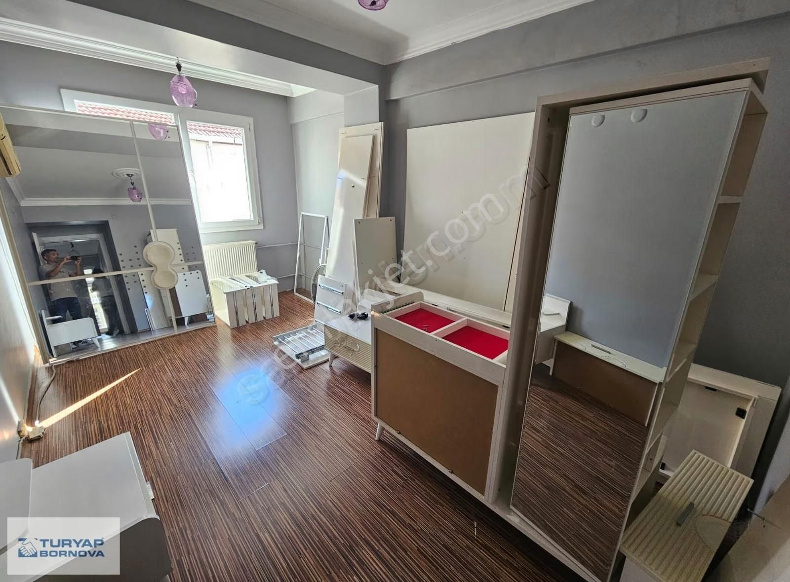 İzban Durağına Yakın Teraslı Deniz Manzaralı Satılık 2+1 Daire - Görsel 9