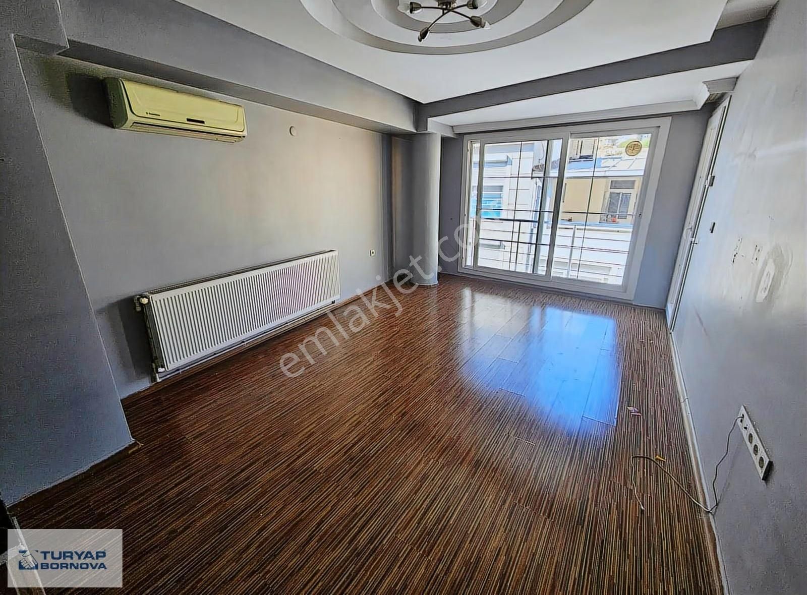 İzban Durağına Yakın Teraslı Deniz Manzaralı Satılık 2+1 Daire - Görsel 13