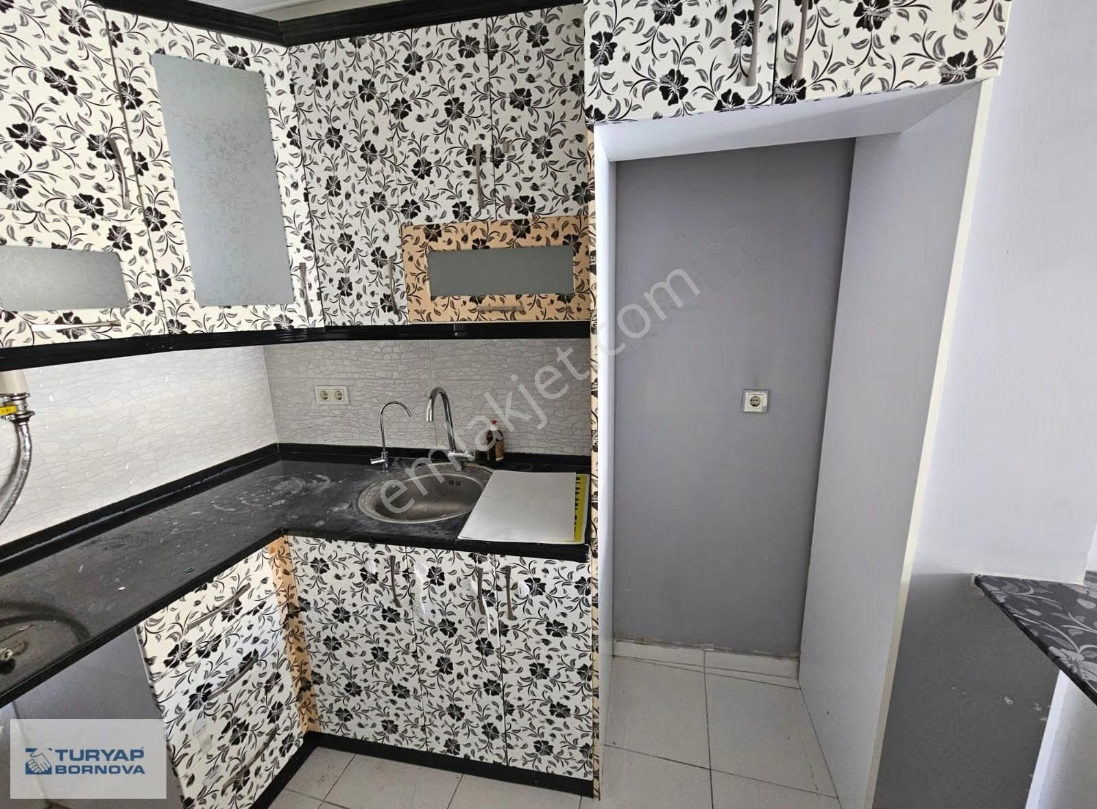 İzban Durağına Yakın Teraslı Deniz Manzaralı Satılık 2+1 Daire - Görsel 17