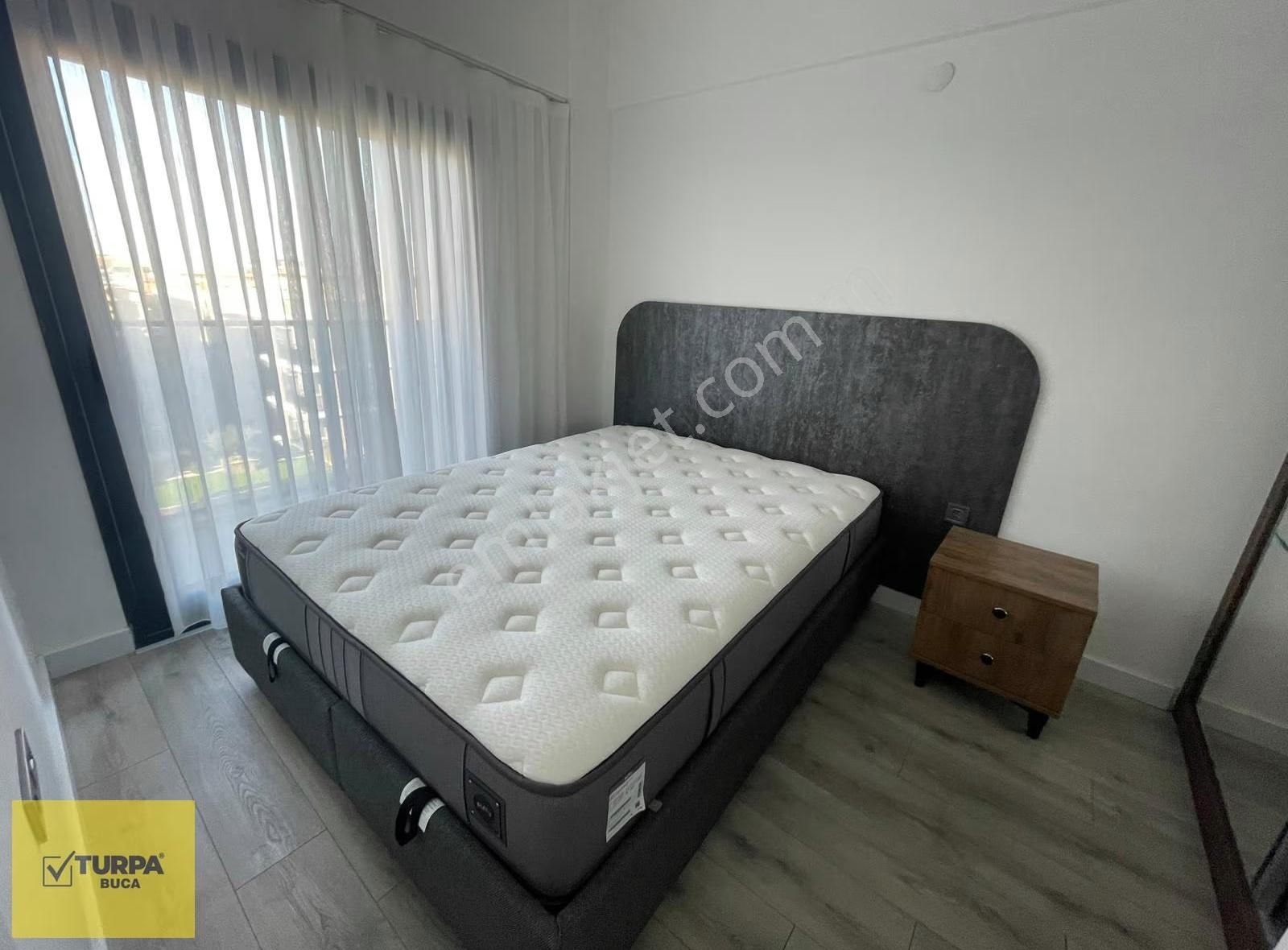 Turpa Buca'dan North City'de Havuz Cephe Lüks Eşyalı Daire - Görsel 6