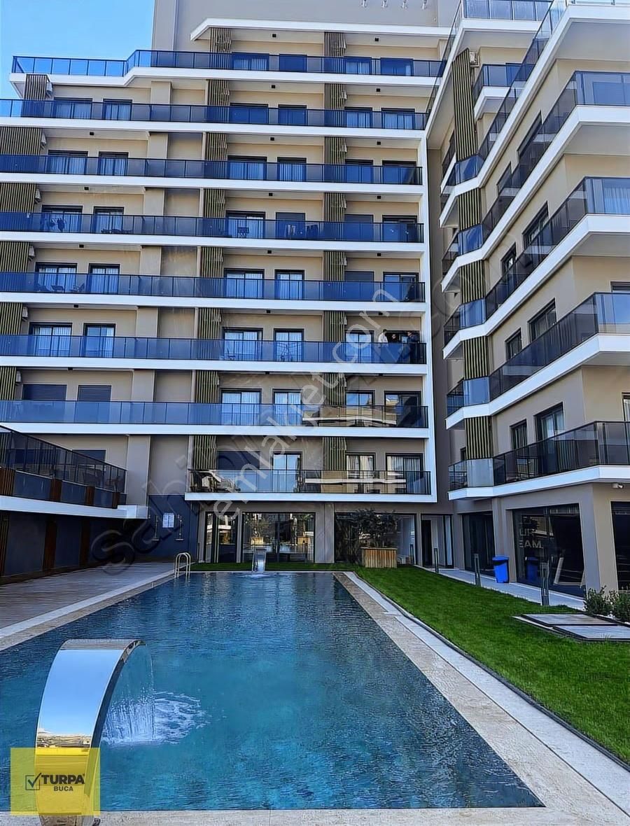 Turpa Buca'dan North City'de Havuz Cephe Lüks Eşyalı Daire - Görsel 17