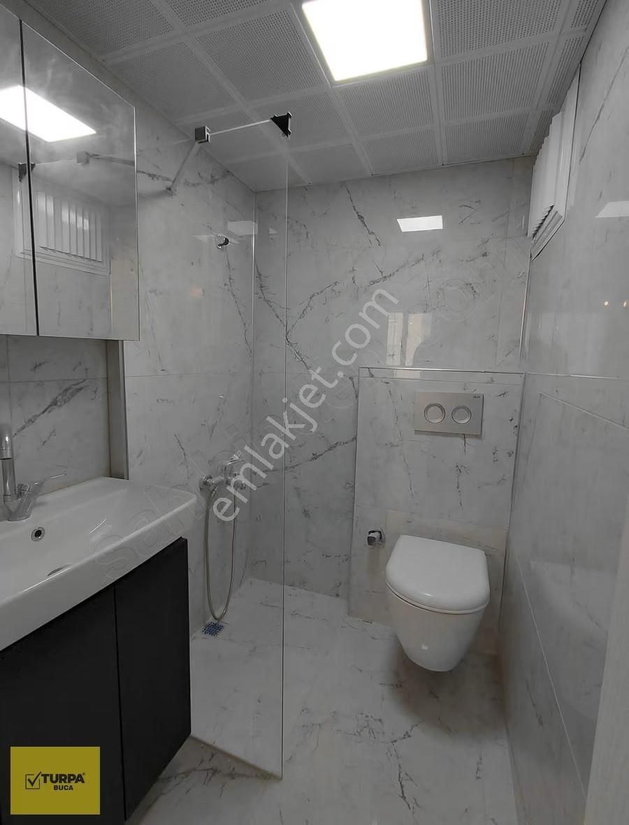 Turpa Buca'dan Cadde Üzeri Site İçerisinde Lüks 3+1 Geniş Daire - Görsel 16