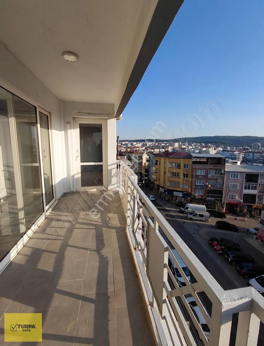 Turpa Buca'dan Cadde Üzeri Site İçerisinde Lüks 3+1 Geniş Daire - Görsel 15