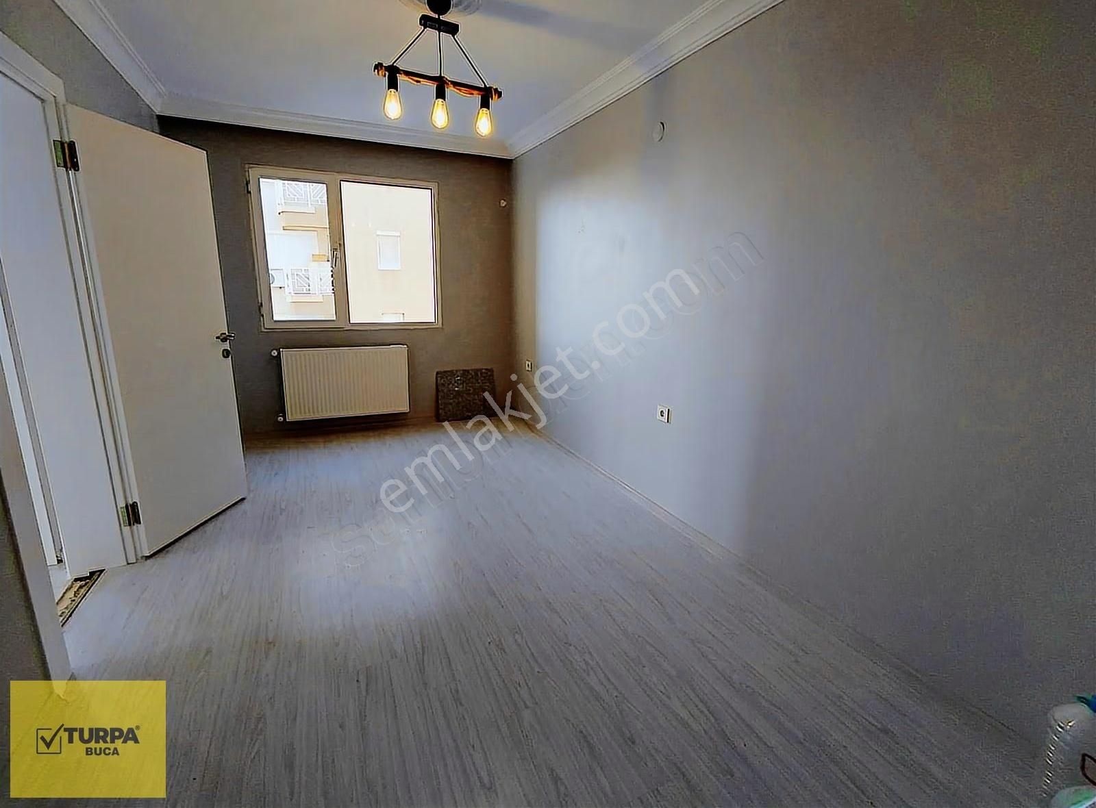 Turpa Buca'dan Cadde Üzeri Site İçerisinde Lüks 3+1 Geniş Daire - Görsel 21