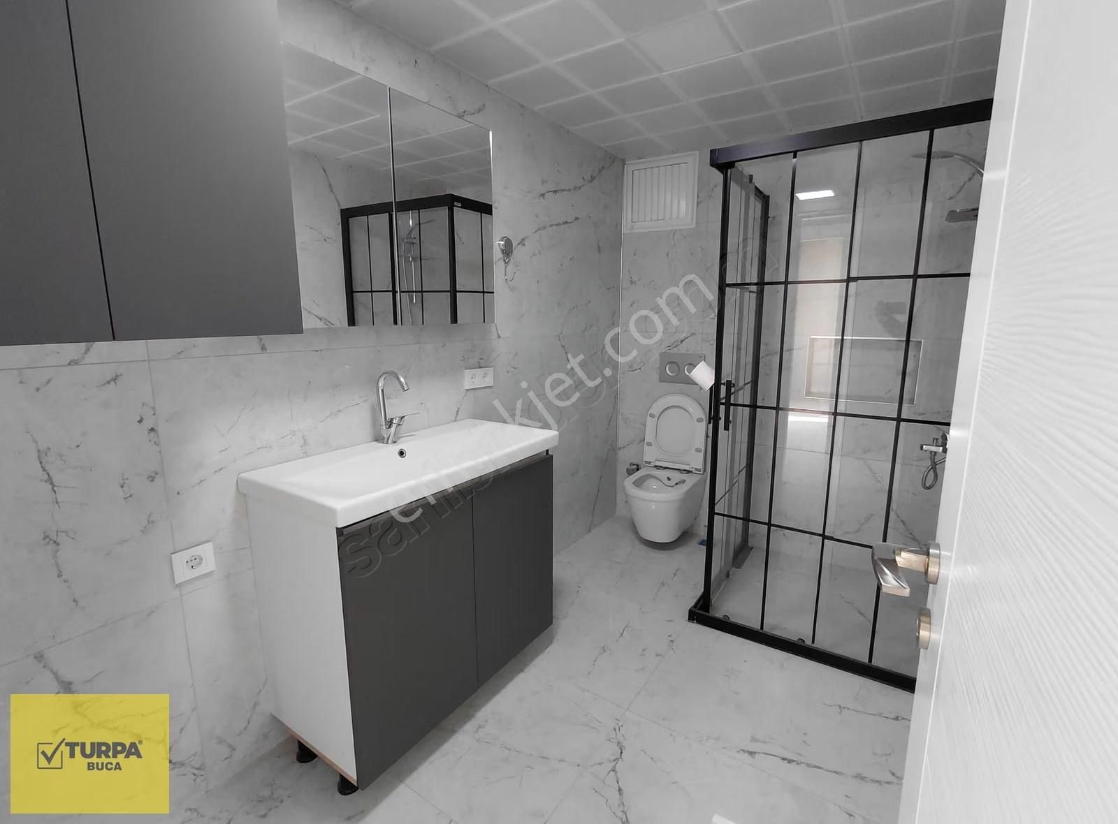 Turpa Buca'dan Cadde Üzeri Site İçerisinde Lüks 3+1 Geniş Daire - Görsel 18