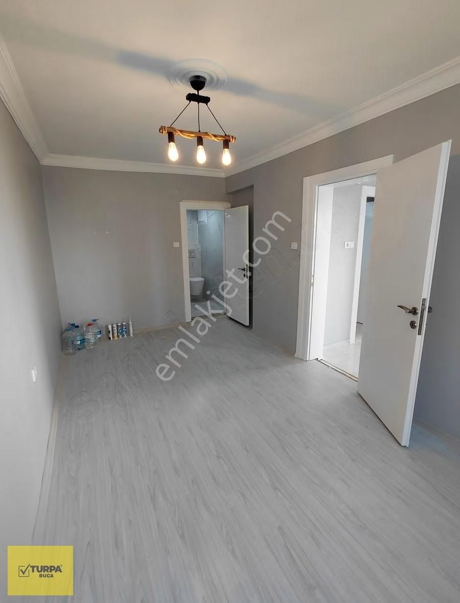 Turpa Buca'dan Cadde Üzeri Site İçerisinde Lüks 3+1 Geniş Daire - Görsel 11