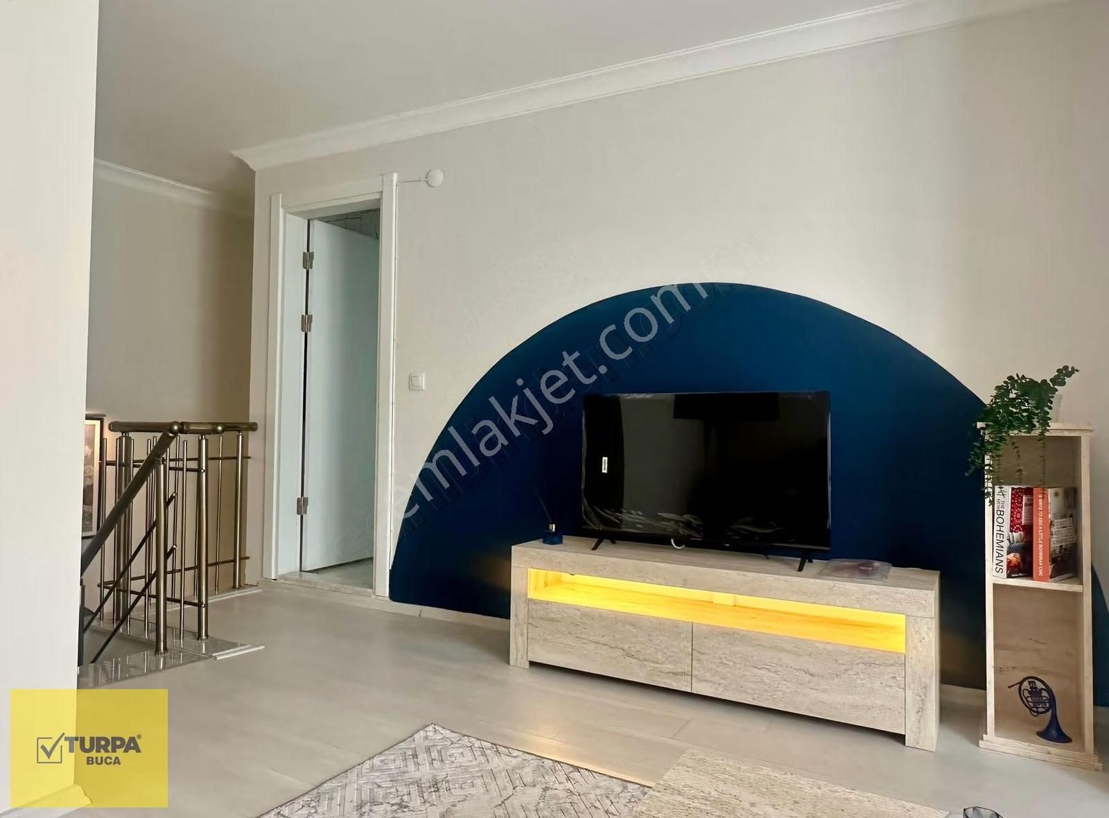 Turpa Buca'dan Teras Balkonlu Sıfır Eşyalı Dubleks Daire - Görsel 5