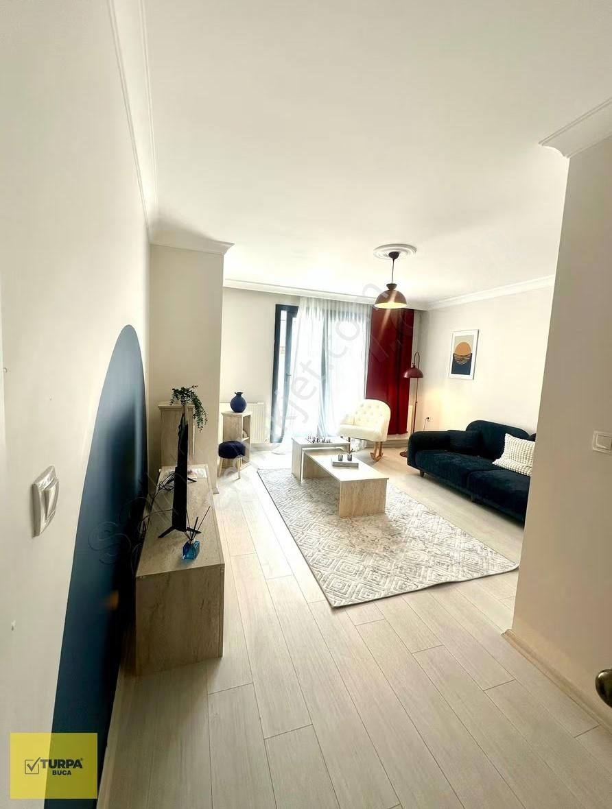 Turpa Buca'dan Teras Balkonlu Sıfır Eşyalı Dubleks Daire - Görsel 18
