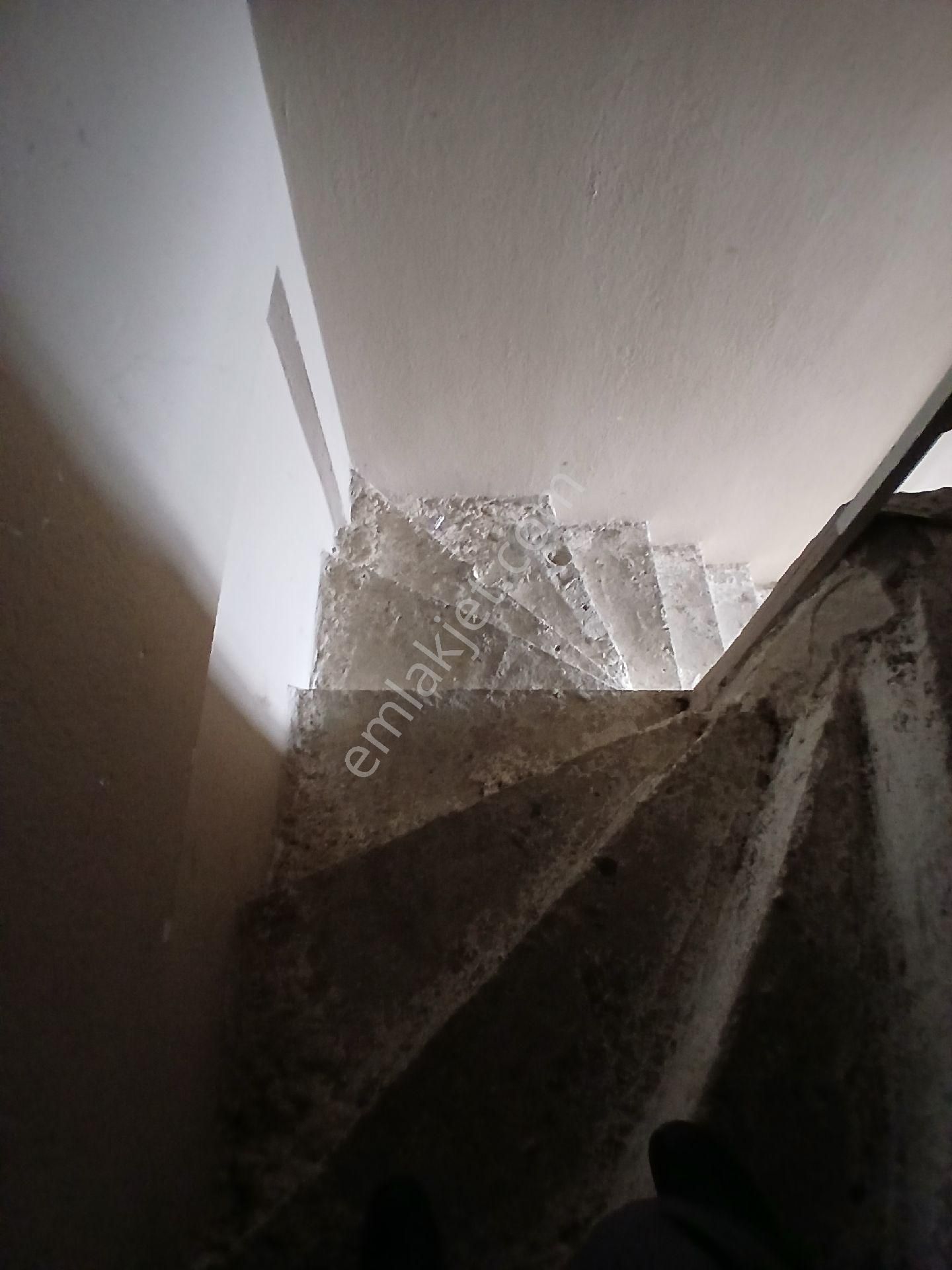 Komple Satılık 3 Kat 2 Daire + 1 Dükkan - Görsel 8