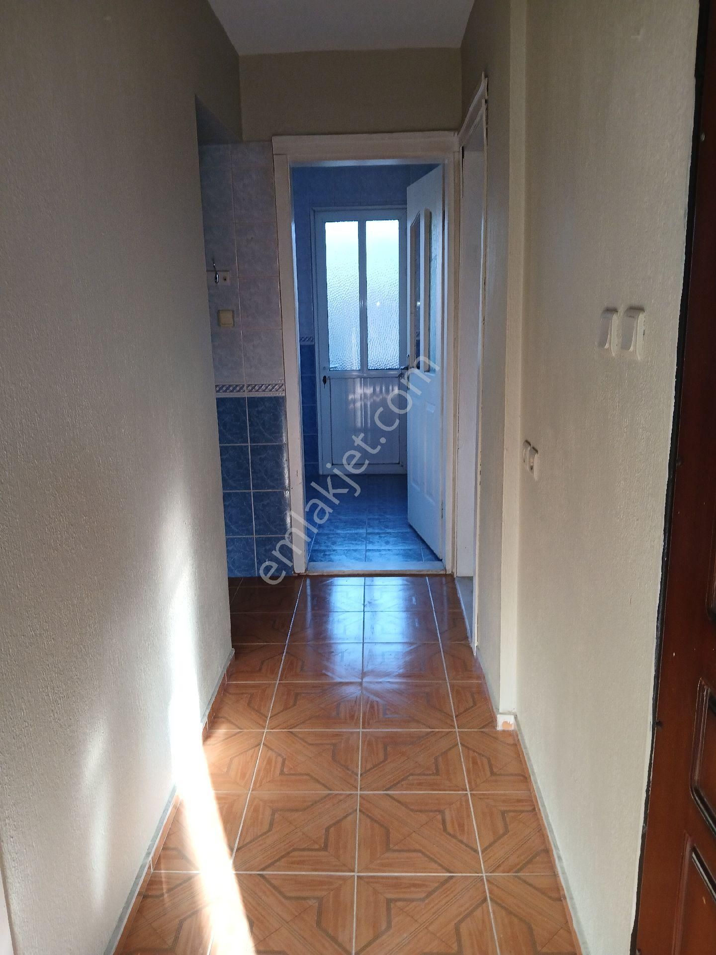 Komple Satılık 3 Kat 2 Daire + 1 Dükkan - Görsel 4